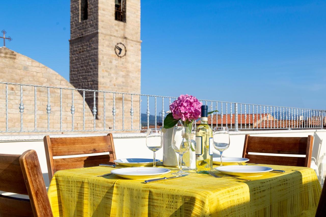 La Via Rooms And Terrace Olbia Exterior photo